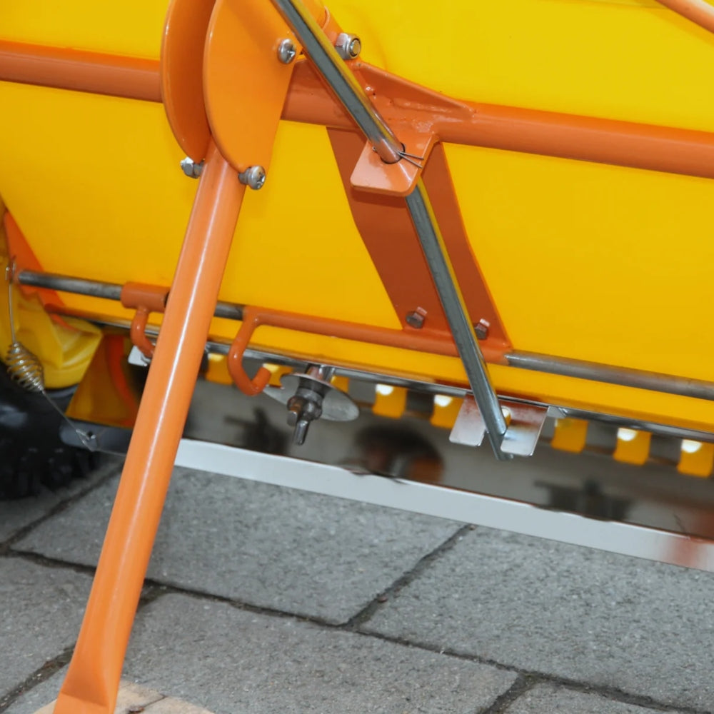 Grit Drop Spreader 35L