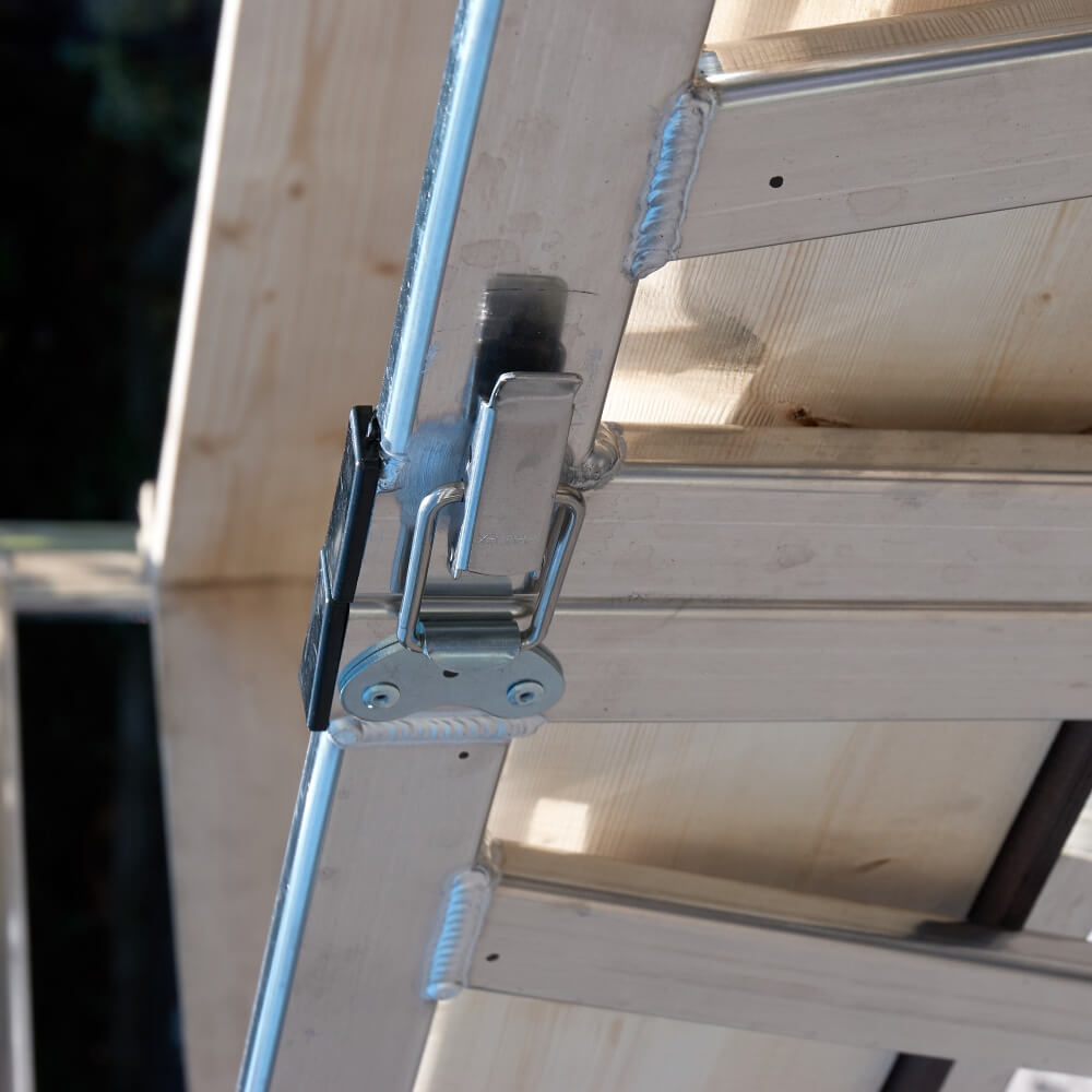 Centre-Fold Aluminium Tower