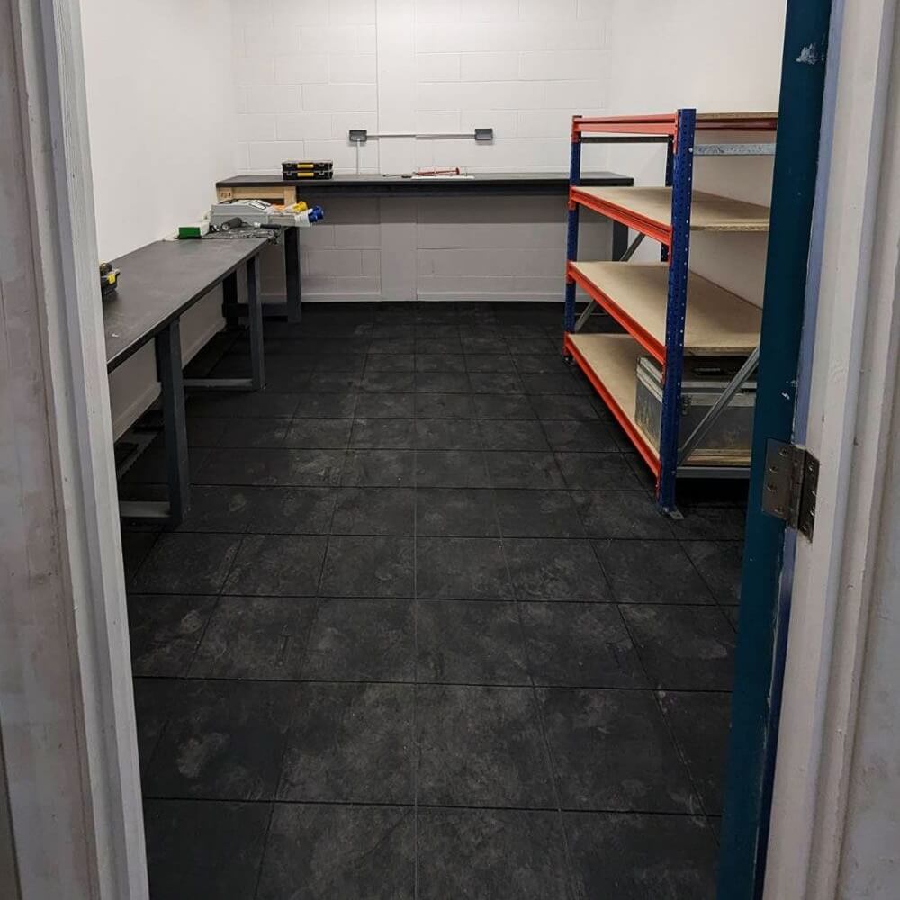 Cushion Link Solid Top Interlocking Matting