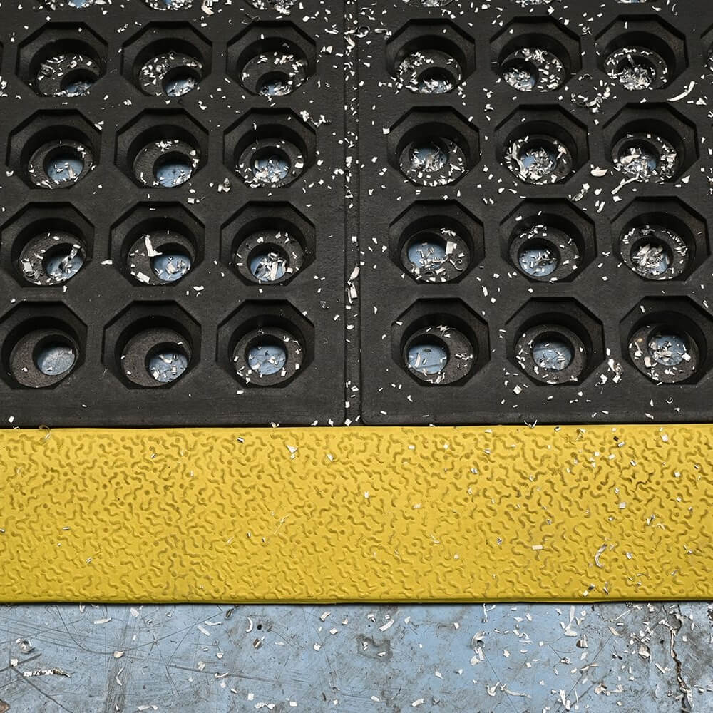 Cushion Link Open Top 100% Nitrile Interlocking Matting