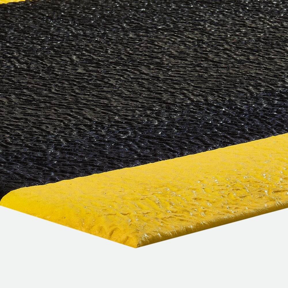 Kumfi Pebble Matting - Black/Yellow