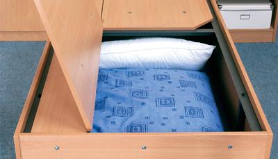 student-accommodation-under-bed-storage