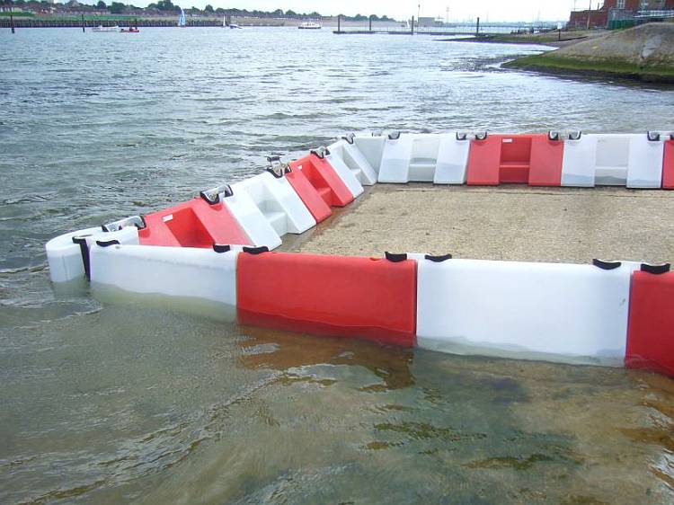 0 5m flood barrier