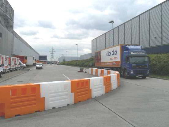 RB2000-Plastic-road-barrier-orange-and-white